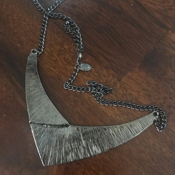 NWT Charming Charlie’s Art Deco Necklace - Picture 3 of 5